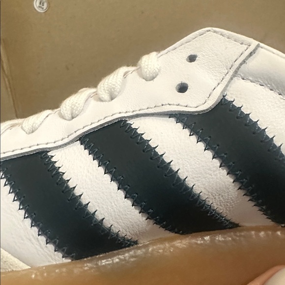 Adidas Samba White and Dark Green Sneakers NWT - Picture 6 of 6